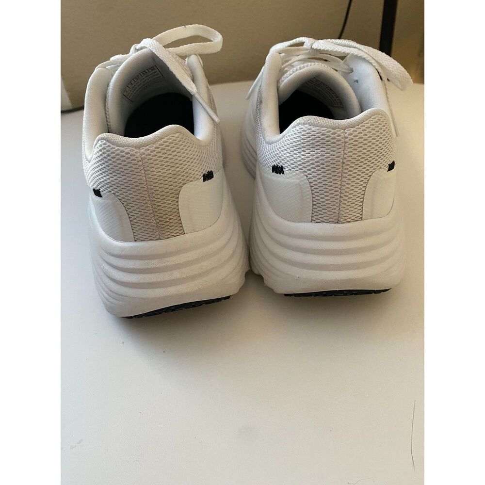 Women's Size 7 White Skechers Max Cushion Goga Mat - Picture 3 of 4